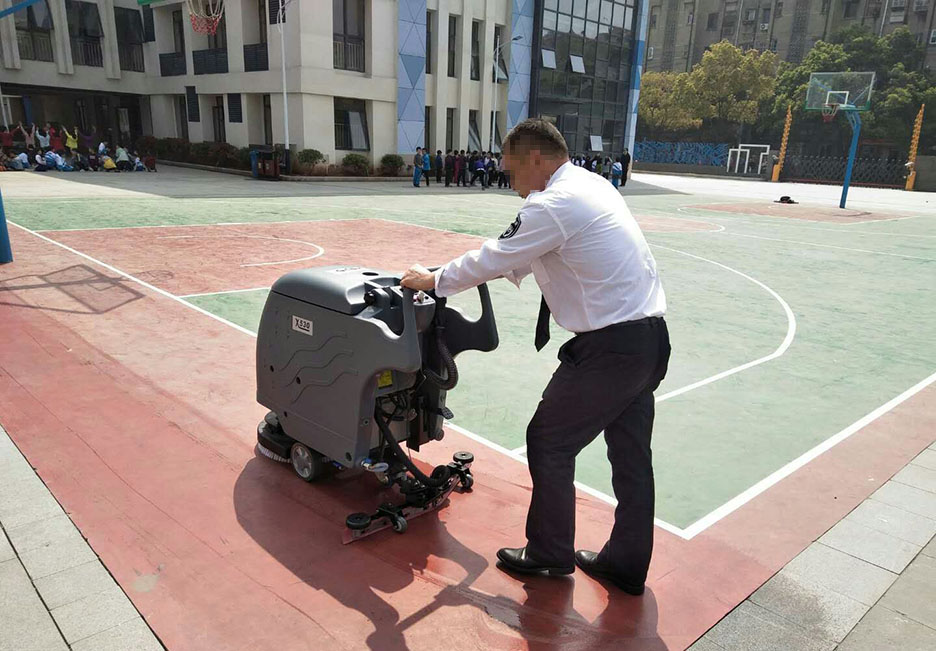 江西大型清潔設備多功能洗地機和電動<a href=http://m.gjwh99.com target=_blank class=infotextkey>掃地車生產廠</a>