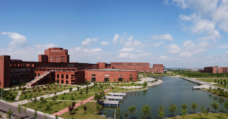 江西師范大學(xué)旭潔洗地機(jī)客戶案例-<a href=http://m.gjwh99.com target=_blank class=infotextkey>洗地機(jī)生產(chǎn)廠</a>家